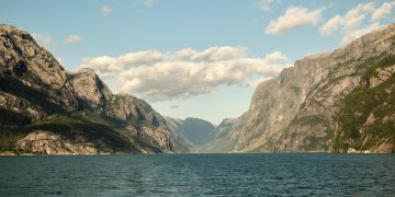 Seasonal Cruise Picks: Best Times of Year to Sail the Norwegian Fjords