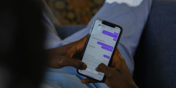 Video and Text to Chat to Strangers Worldwide