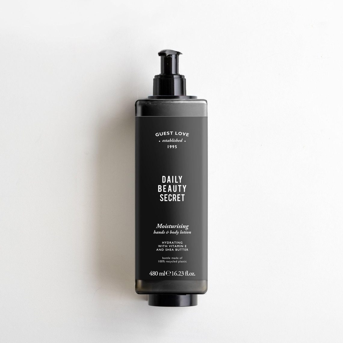 Moisturizing Mistakes That Keep Your Skin Dry All Day