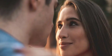 What Do Women Notice First In a Guy?