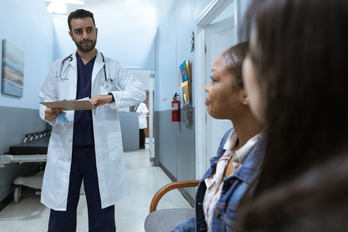Choosing Medicare Advantage Plans 2027: Benefits, Limits and Red Flags