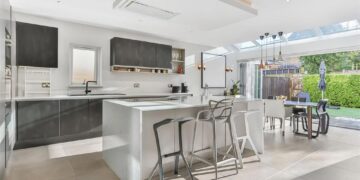 Why Are Properties with Modern Kitchens Attracting More Rental Interest Through letting agents in Poole?