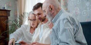 What Families Need to Know About the Health Benefits of Purpose-Built Memory Care Environments